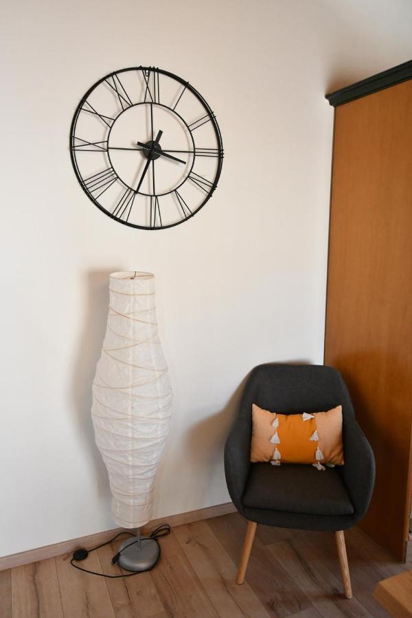 Downtown Loft Apartment Aigio Exterior photo