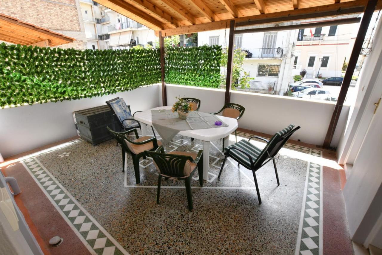 Downtown Loft Apartment Aigio Exterior photo